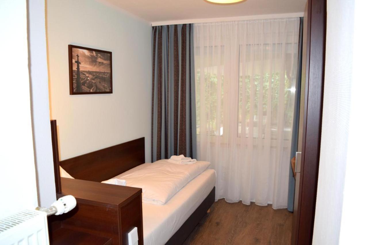 Trip Inn Budget Hotel Messe Франкфурт на Майн Екстериор снимка
