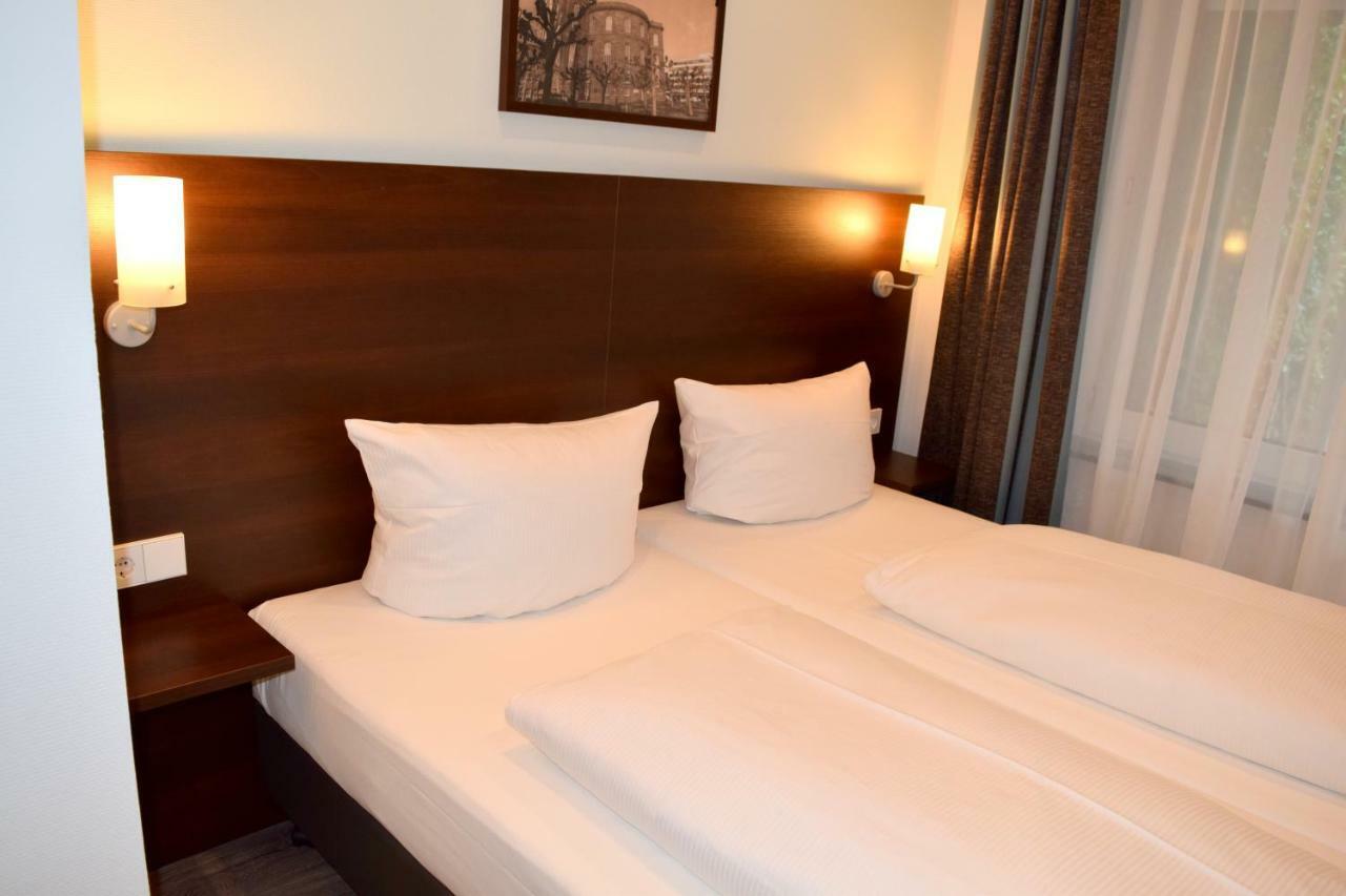 Trip Inn Budget Hotel Messe Франкфурт на Майн Екстериор снимка